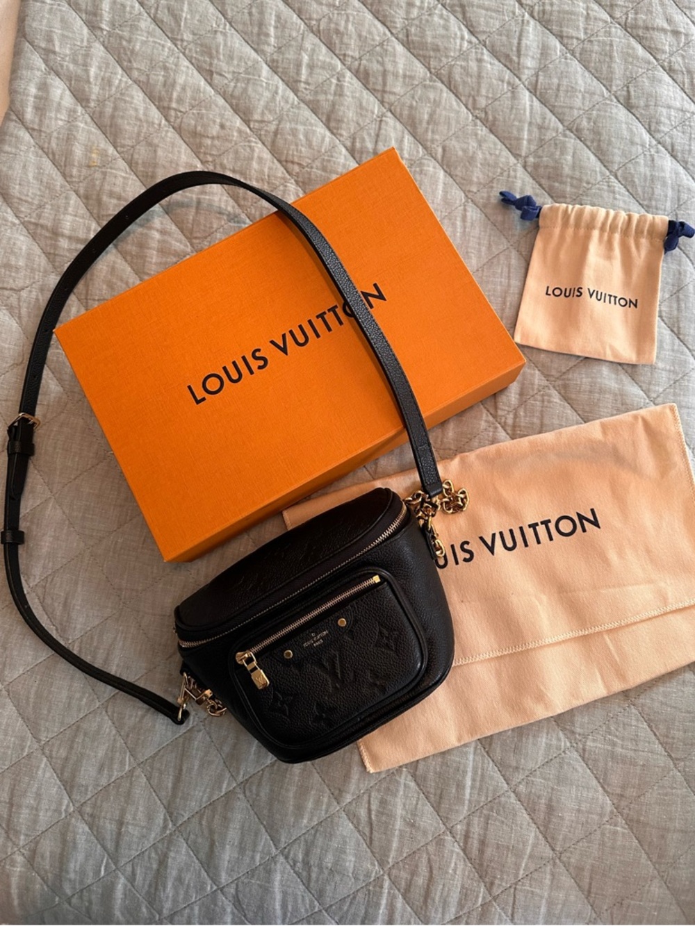 🌟💫 EUC! Louis Vuitton Black Leather Crossbody Belt Bag Gold Chain - Picture 2 of 11